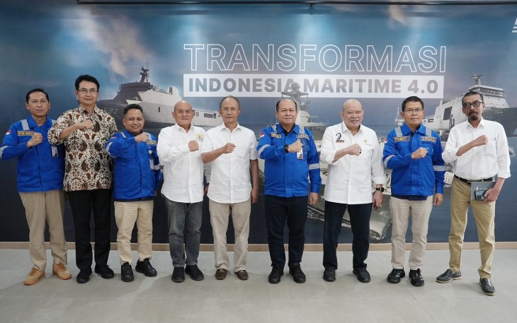 Anggota Dewan Perwakilan Daerah (DPD) RI Daerah Pemilihan Jawa Timur AA LaNyalla Mahmud Mattalitti mengisi reses dengan melakukan kunjungan kerja strategis ke fasilitas PT PAL Indonesia di Surabaya