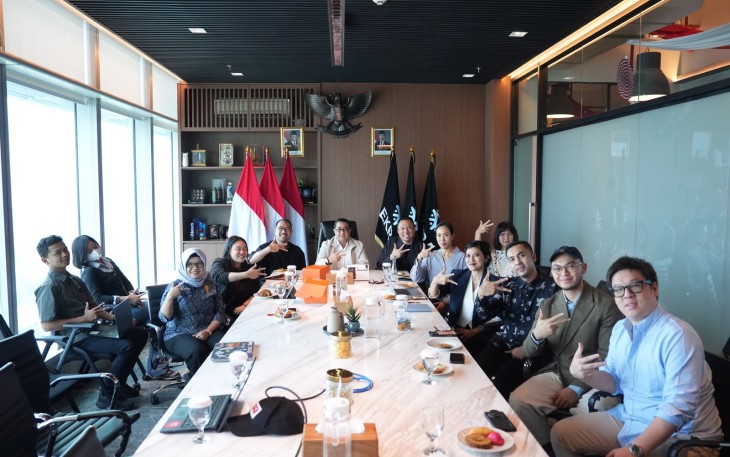 Menteri Ekonomi Kreatif, Teuku Riefky Harsya, menerima audiensi jajaran penyelenggara Jakarta Dessert Week (JDW) 2026 di Kantor Kementerian Ekraf, Jakarta, Kamis (6/8/2026)
