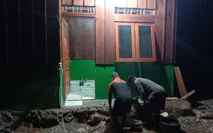Pengerjaan rumah type 36 di kampung Sesor