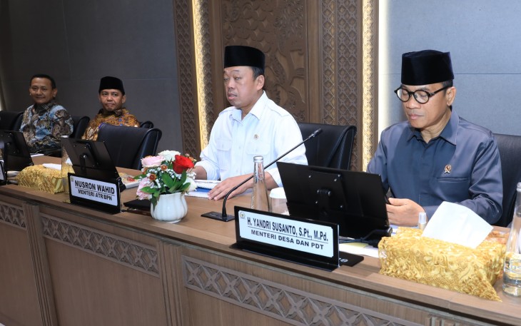 Menteri Desa dan Pembangunan Daerah Tertinggal (Mendes PDT) Yandri Susanto dan Wakil Mendes PDT Ahmad Riza Patria 