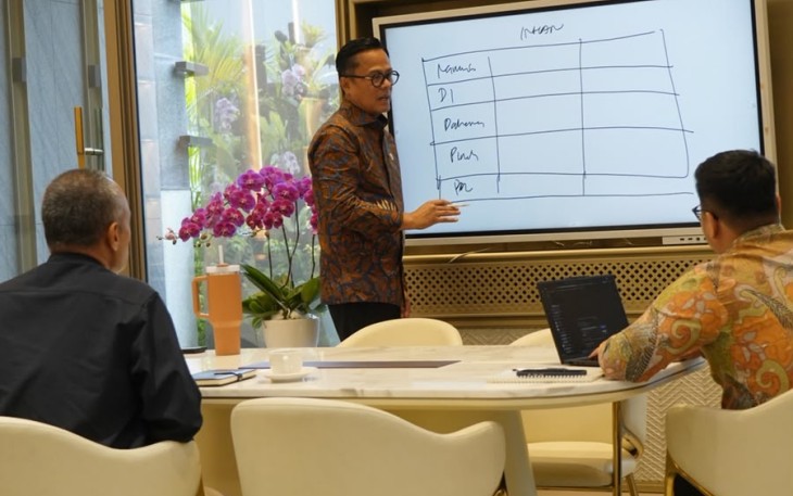 Kepala BP BUMN sekaligus COO Danantara, Dony Oskaria, menggelar pertemuan bersama Direktur Utama PT Dahana (Persero) pada 18 Agustus 2026