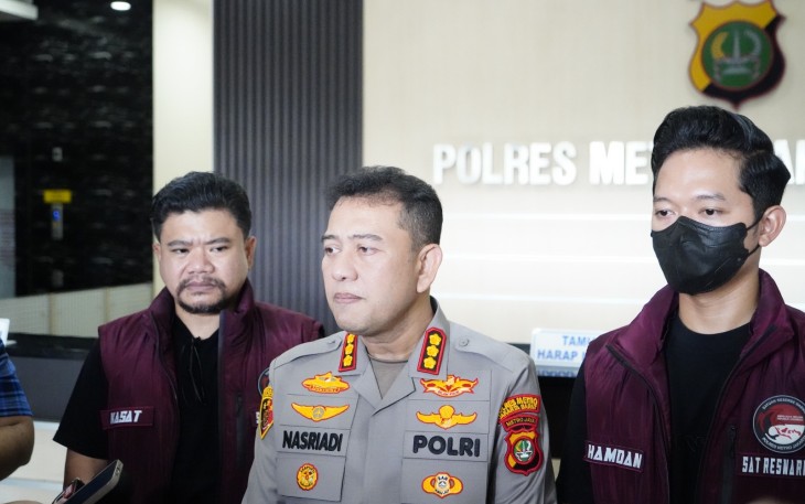 Kapolres Metro Jakarta Barat Kombes Pol Nasriadi didampingi Kasatres Narkoba Akbp Vernal A Sambo dan Kanit 3 Akp Hamdan Agus