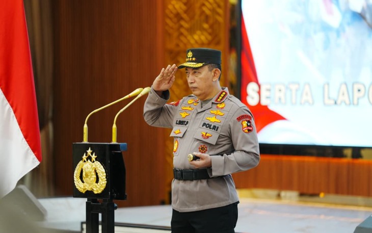 Kapolri Jenderal Polisi Listyo Sigit Prabowo memimpin upacara serah terima jabatan (sertijab) sejumlah pejabat di lingkungan Polri. Upacara tersebut digelar di Rupattama Mabes Polri, Jakarta Selatan