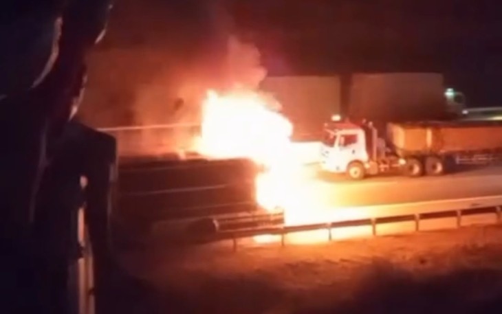 Bus PO Tunas Muda Ludes Terbakar di Tol Batang-Semarang, 15 Penumpang Selamat