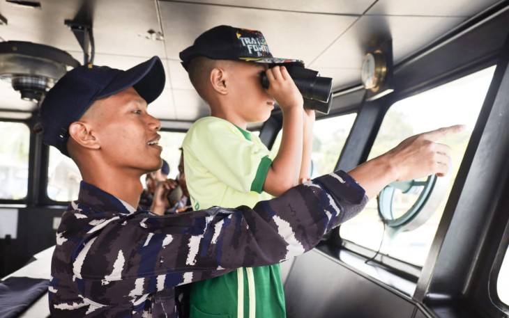 Kodaeral IX Kenalkan Kehidupan Prajurit TNI AL di Kapal Perang kepada Anak Usia Dini
