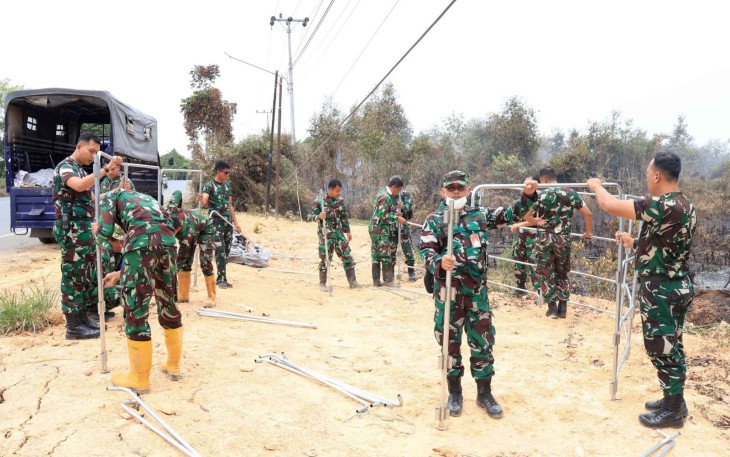 Lanud Sjamsudin Noor Siagakan Tangki Portable Untuk Penanganan di Titik Rawan Karhutla