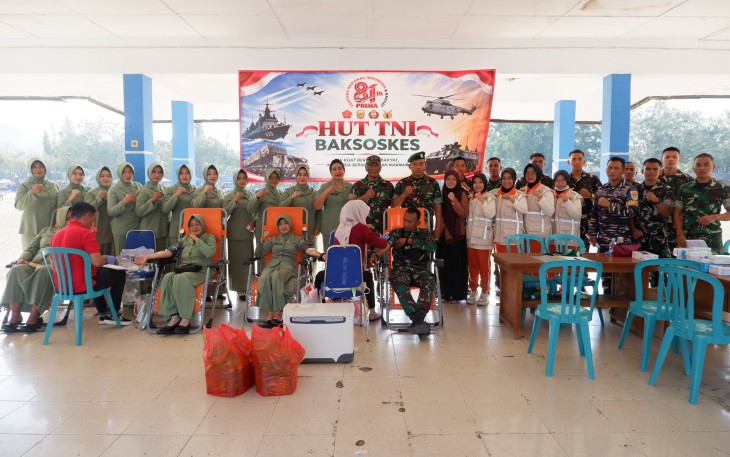 Kodim 0801/Pacitan Gelar Bakti Sosial Kesehatan di Alun-alun Pacitan