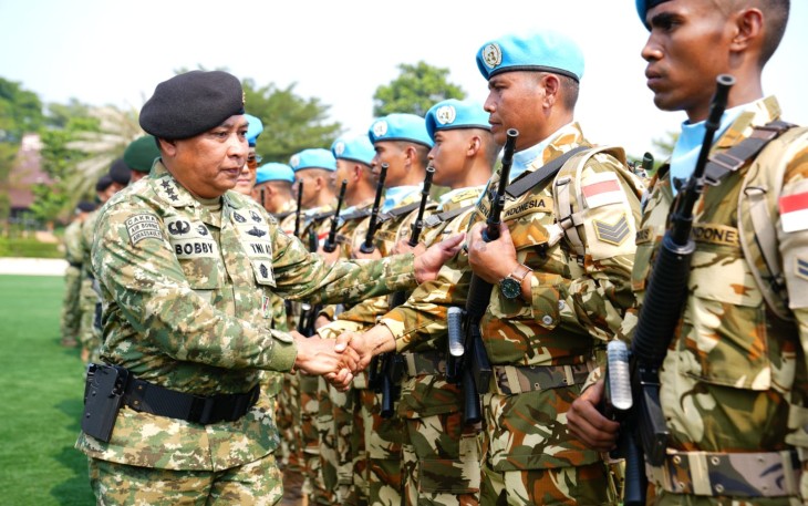 Asisten Operasi Panglima TNI Letjen TNI Bobby Rinal Makmun mewakili Panglima TNI memimpin Upacara Pemberangkatan Satuan Tugas (Satgas) Batalyon Gerak Cepat (BGC) TNI Kontingen Garuda 39-H MONUSCO 