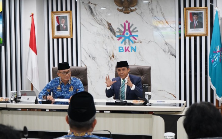 Menhut Raja Juli Antoni