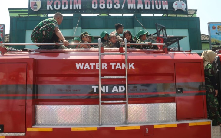 Edukasi anak Paud di markas Kodim Madiun