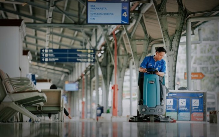 Mesin Ride On Scrubber