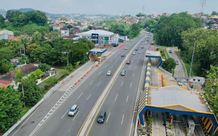 One Way Lokal di Tol Semarang Masih Berlaku, Lalu Lintas Lancar dan Terkendali