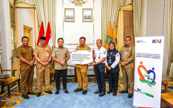 TJSL KAI Daop 1 Jakarta Salurkan Pompa Air ke Pemkot Cilegon