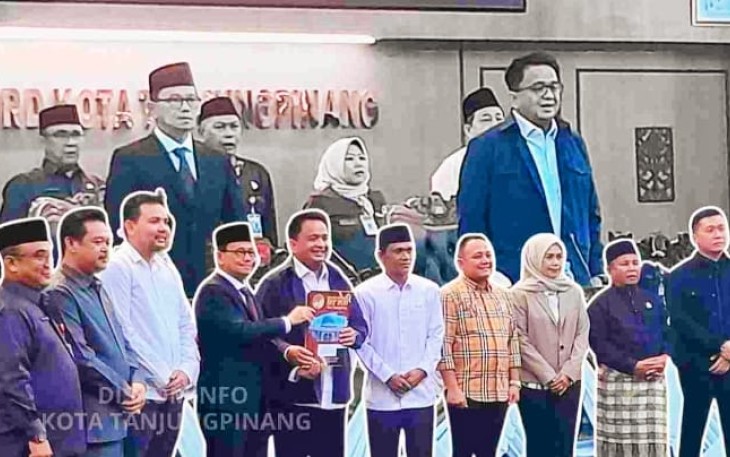 Wawako Raja Ariza Hadiri Rapat Paripurna DPRD