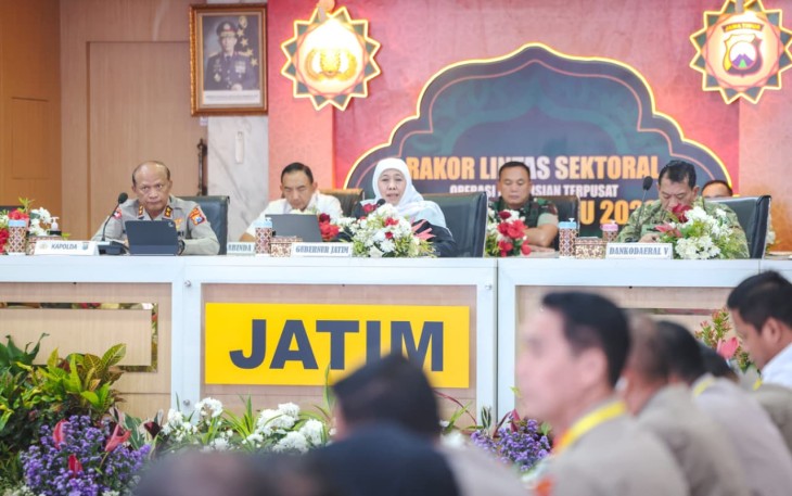 Kepolisian Daerah Jawa Timur menggelar Rapat Koordinasi (Rakor) Lintas Sektoral dalam rangka kesiapan pelaksanaan Operasi Ketupat Semeru 2026, di Gedung Mahameru Mapolda Jatim, Senin (9/3/2026)
