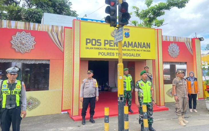 Sinergi TNI-Polri dan Relawan di Durenan Jaga Kelancaran Arus Mudik Lebaran