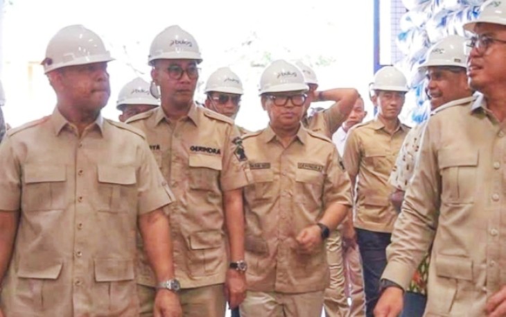 Wagub Nyanyang Dampingi Endipat Wijaya Kunjungi Perum Bulog Batam