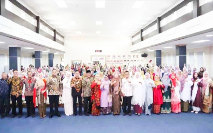 Wali Kota Tanjungpinang, Lis Darmansyah dan Wakil Wali Kota Raja Ariza menghadiri peringatan Hari Kartini tahun 2026