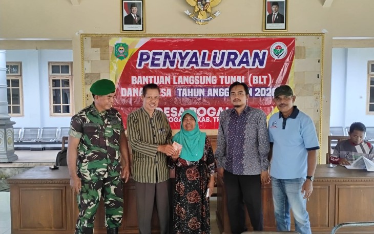 Sinergitas TNI-Polri dan Pemda Trenggalek Kawal Penyaluran BLT Warga Kurang Mampu di Desa Pogalan