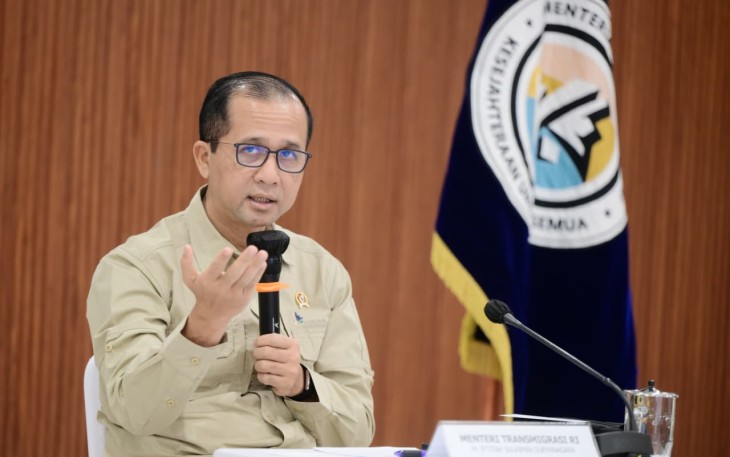 Menteri Transmigrasi M. Iftitah Sulaiman Suryanagara saat memimpin diskusi bersama para guru besar dari sepuluh perguruan tinggi mitra Program Tim Ekspedisi Patriot, Selasa (30/6).