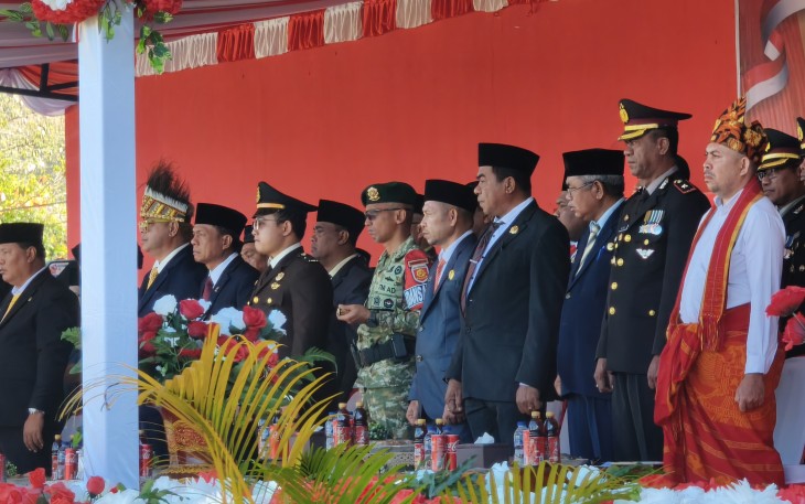 Pelaksanaan upacara memperingati detik-detik Proklamasi dalam rangka Hari Ulang Tahun (HUT) ke-81 Kemerdekaan Republik Indonesia yang dilaksanakan di dua wilayah perbatasan, Kabupaten Belu dan Kabupaten Malaka, Senin (17/8/2026).