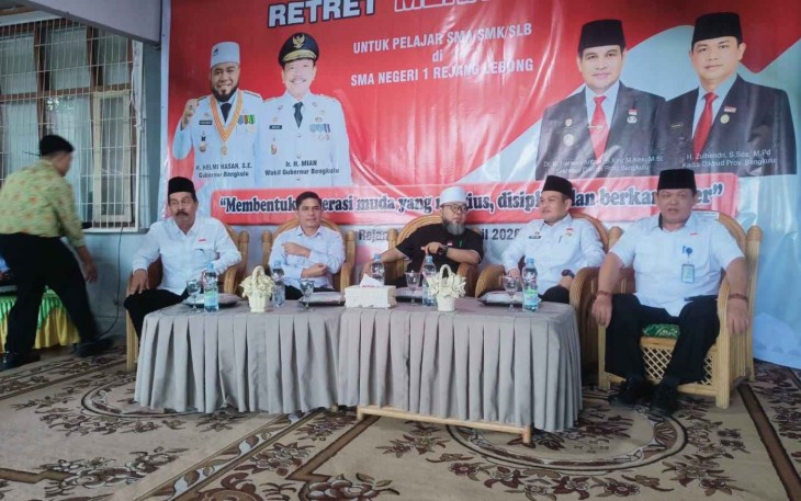 Gubernur Helmi Hasan Resmikan Retret Merah Putih