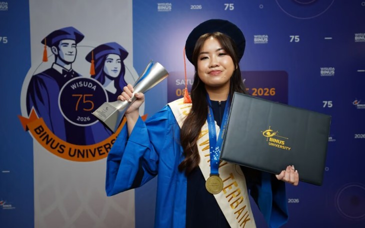Wisuda ke-75 BINUS University Rachel Evangeline Tumbuh dalam Ekosistem BINUS Bandung
