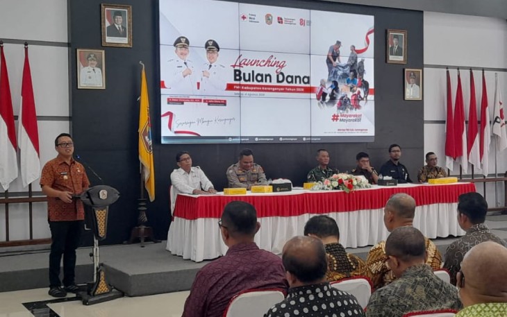 Wakil Bupati Karanganyar, Adhe Eliana, menyampaikan pidato sa.butan dalam acara Launching Bulan Dana PMI 2026, di Ruang Anthurium Rumah Dinas Bupati Karanganyar, Selasa (4/8/2026).