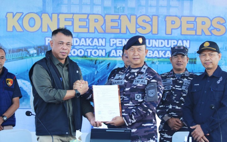 TNI AL Gagalkan Penyelundupan 200 Ton Arang Bakau di Perairan Kepulauan Meranti 
