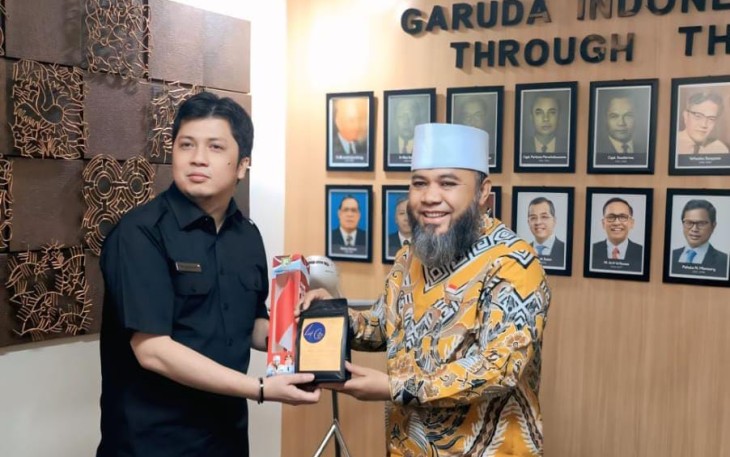 Gubernur Bengkulu Helmi Hasan dan Direktur Teknik Garuda Indonesia, Mukhtaris /Foto : MC 