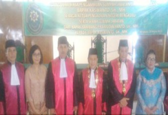 Pengambilan Sumpah, Pelantikan serta Serah Terima Jabatan Ketua PN Bengkulu di Aula Pengadilan Tinggi Bengkulu, Rabu (29/03)