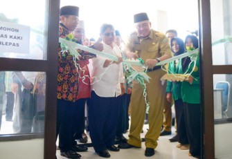 Gubernur Ridwan Mukti saat Peresmian Pemakaian Rusunawa UMB dan Penandatanganan Nota Kesepahaman antara Gubernur dan para Rektor tentang Pendidikan Pengajaran Penelitian dan Pengabdian pada Masyarakat serta Pembangunan Daerah, Selasa (02/05).