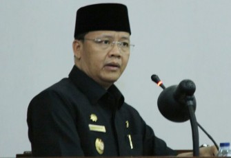 Plt Gubernur Bengkulu Rohidin Mersyah dalam Rapat Paripurna di Gedung DPRD Provinsi Bengkulu, Senin(24/7).