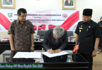 Penandatanganan Nota Kesepahaman Antara PT. Semen Padang dengan PD. Bimex Bengkulu, di Ruang Rafflesia Setda Provinsi Bengkulu, Senin (14/08).