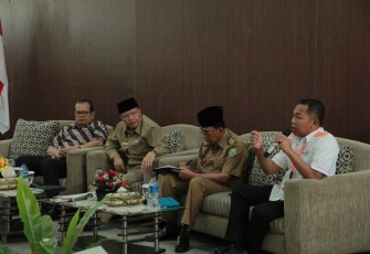 Pertemuan dan konsolidasi pelaku usaha CPO dan kopi bersama pelaksana tugas (Plt) Gubernur Rohidin Mersyah.