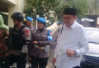 Ridwan Mukti saat tiba di Mapolda Bengkulu, Senin sore (18/09/2017).