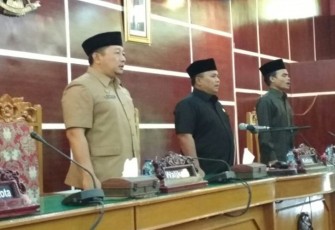 Rapat paripurna dengan agenda mendengarkan pandangan fraksi atas nota keuangan APBD-P 2017