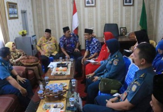 Rapat dalam rangka kegiatan latihan kesehatan yang fokus pada wilayah bencana dan pemberdayaan masyarakat