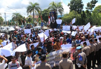 Unjukrasa Warga meminta Plt Gubernur Rohidin Mersyah kembali memberlakukan peraturan gubernur nomor 10 tahun 2011