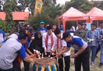 Pembukaan kegiatan Pekan Raya Jenggalu (PRJ) ke-10 di halaman Sekolah Menengah Atas (SMA) Negeri 7 Kota Bengkulu, Rabu (17/01/2018).