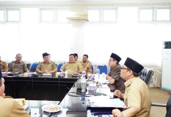 Penandatanganan Lampiran BAST Bidang Sarana dan Prasarana SMAN, SMKN, SLBN yg diserahkan dari Pemda Kab-Kota ke Pemprov.