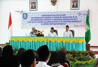 Asisten I Provinsi Bengkulu Hamka Sabri Membuka Diklat Kepemimpinan Tingkat IV dan Diklat Teknis Dalmas Satpol PP Se Provinsi Bengkulu 