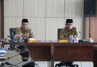 Mewakili Plt Gubernur Bengkulu, Kabiro Administrasi Pembangunan Daerah Setda Provinsi Bengkulu Taufik Adun pimpin Rapat Pemantapan Kegiatan PEDA KTNA ke XVI Tahun 2018.