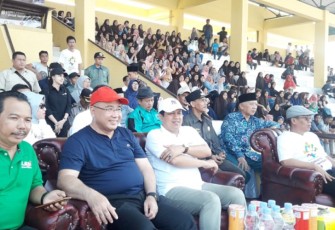 Menteri Desa, PDTT Eko Putro Sandjojo saat membuka Liga Santri Nusantara di Stadion Semarak Kota Bengkulu