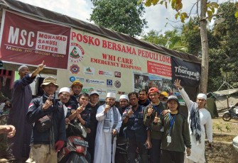 Helmi Hasan bersama rombongannya