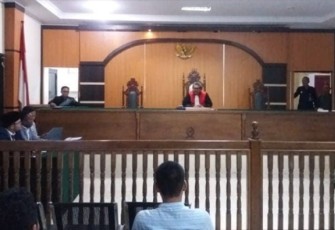 Sidang Perdana Praperadilan Husni Thamrin di PN Tais