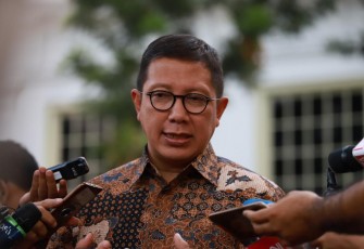 Menag saat menyampaikan tanggapan tentang peristiwa pembakaran bendera bertuliskan kalimat tauhid kepada pers di Istana Negara Jakarta, Rabu (24/10) kemarin.  Foto (kemenag.go.id)