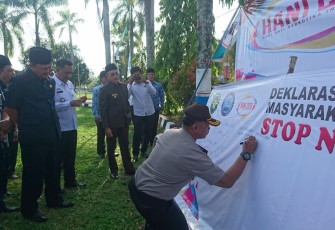  Plt Bupati Bengkulu Selatan Gusnan Mulyadi bersama Badan Narkotika Nasional (BNN) gelar upacara memperingati Hari Anti Narkotika Internasional (HANI).