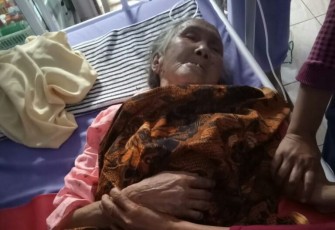 Korban saat dibawa ke klinik dalam kondisi tak sadarkan diri