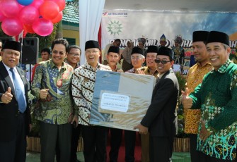 Plt Gubernur Bengkulu Rohidin Mersyah saat menghadiri Milad Muhammadiyah ke 106 se Prov. Bengkulu dan HUT SMA Muhammadiyah 4 Bengkulu sekaligus menutup Mentari CUP ke XVII Tahun 2018, Senin (26/11). 